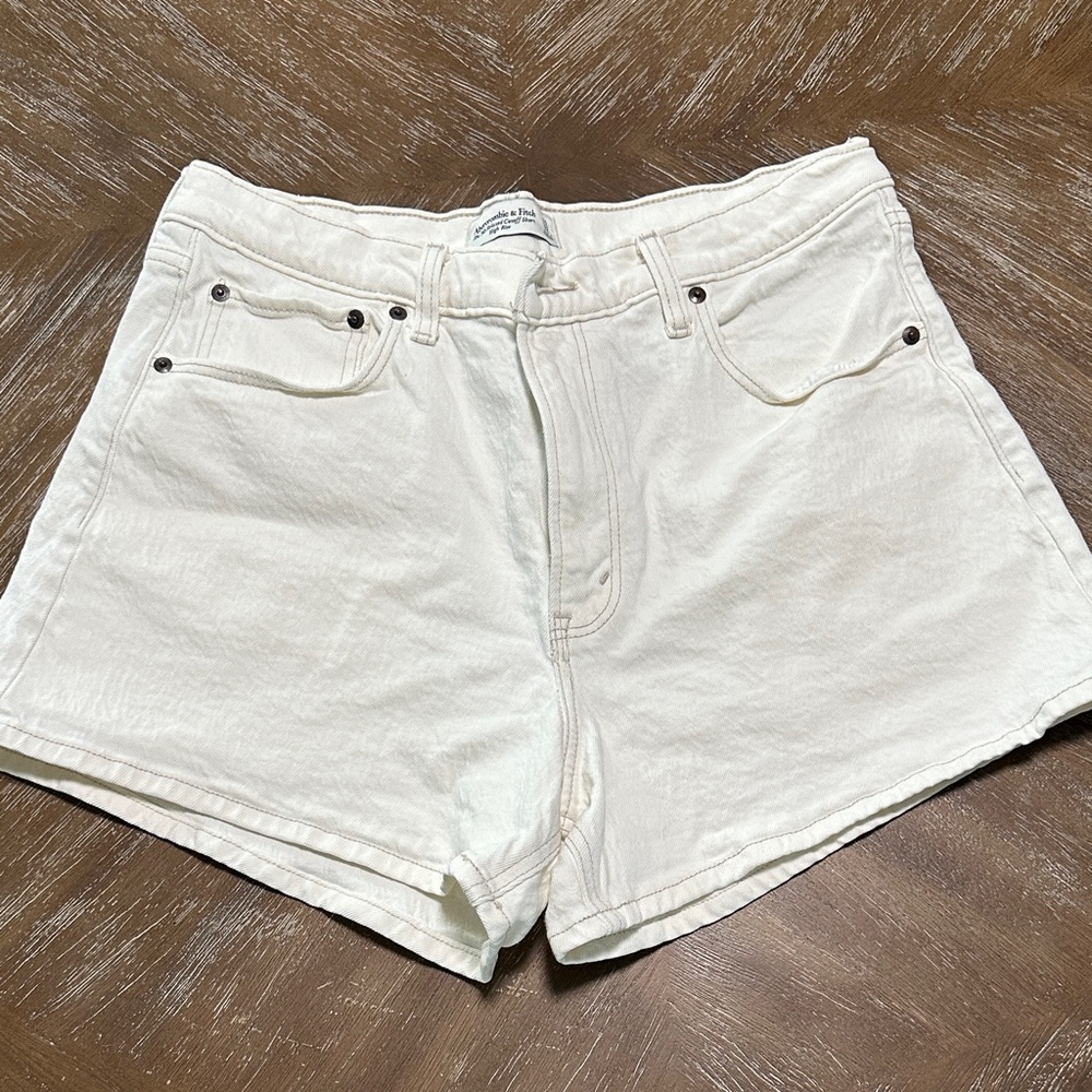 A&F 90’s Relaxed High Rise Cutoff Short